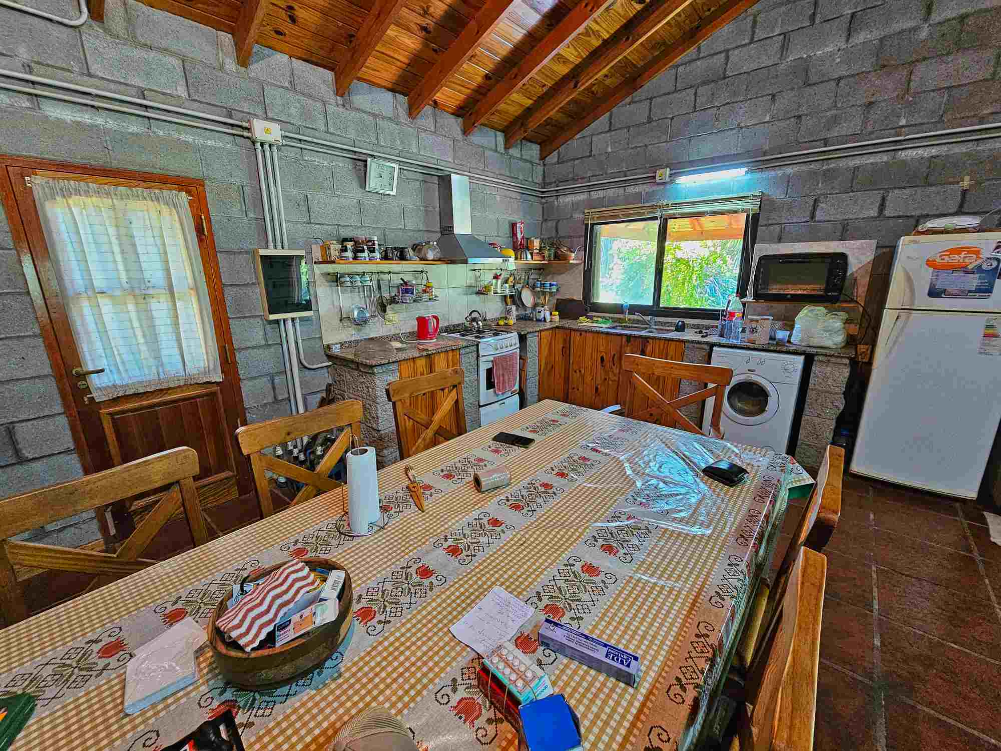 Interior vivienda casa con galpón Las Cañitas