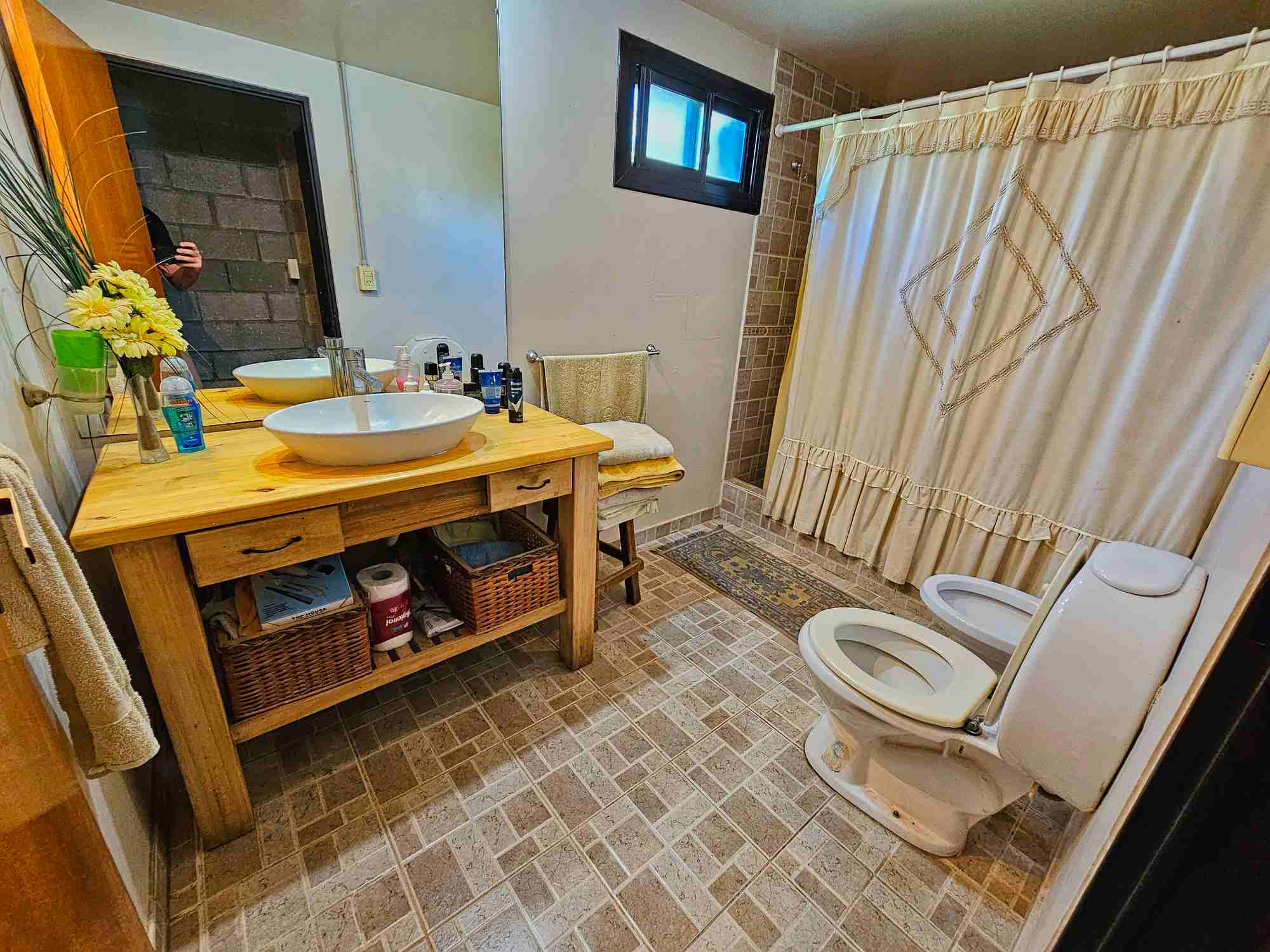 Interior vivienda casa con galpón Las Cañitas