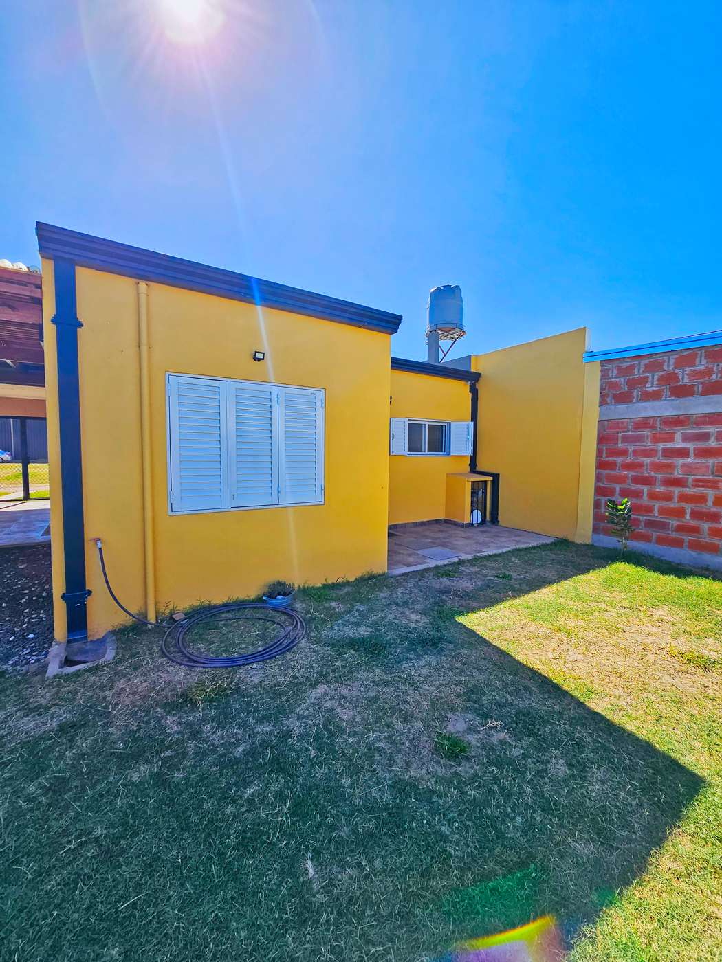 casa-una-planta-con-parrilla-zona-residencial-san-jose (1)