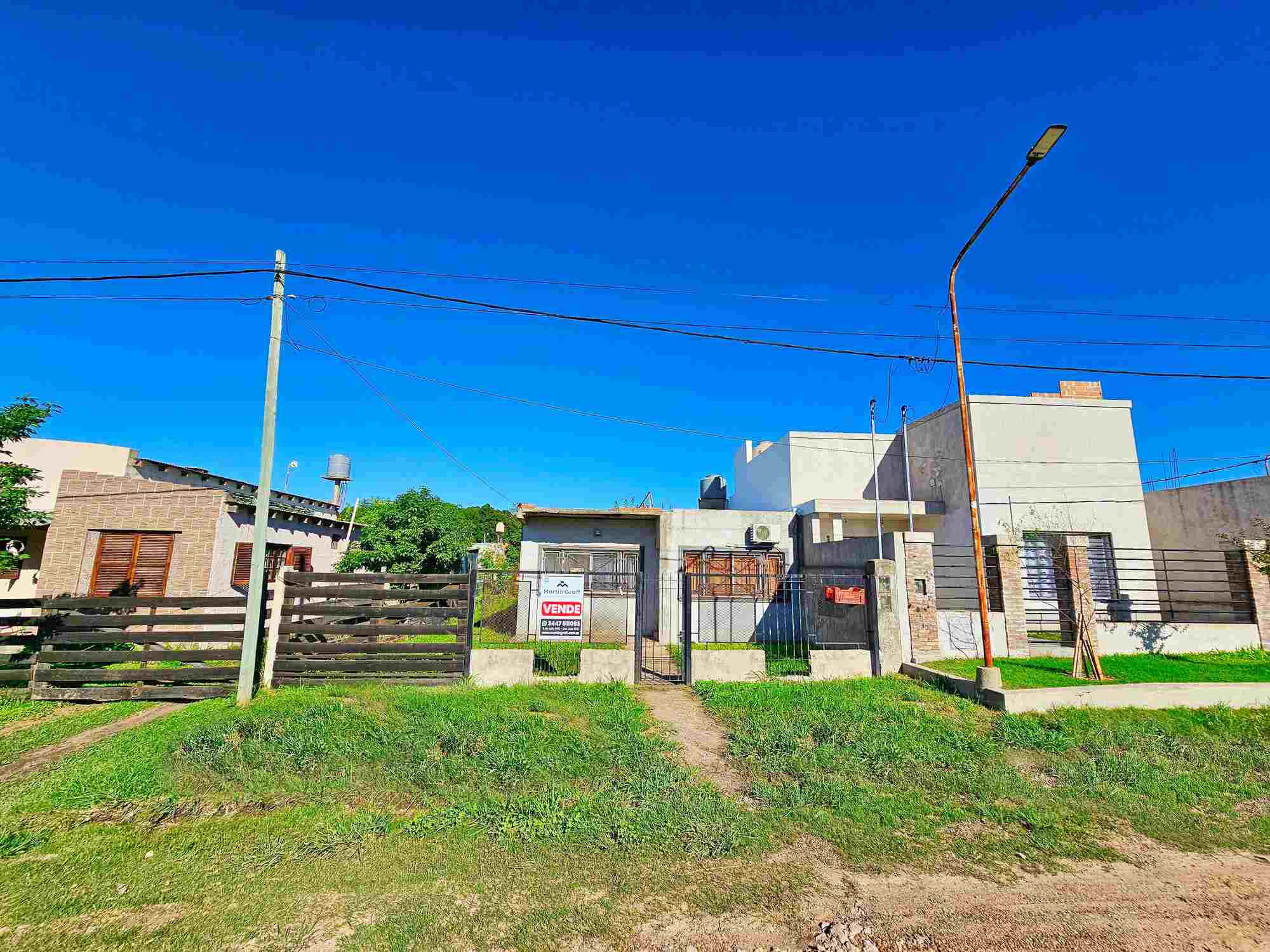 casa en venta Barrio Premat San José fachada con rejas